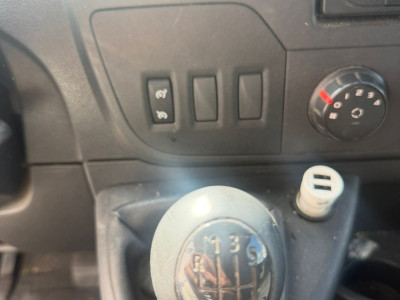 Renault Master T35 2.3 dCi L3H3 Airco Laadklep Camera Cruise foto 8