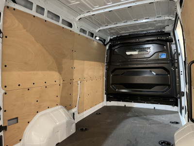 Renault Master E-Tech T35 L2H2 Advance long range 87 kWh / 100% elektrisch !! / SOH 99% / CCS Snelladen / Airco / Cruise Control / Camera / CarPlay / LED / 3-Zits / 3.300 KM !! foto 18
