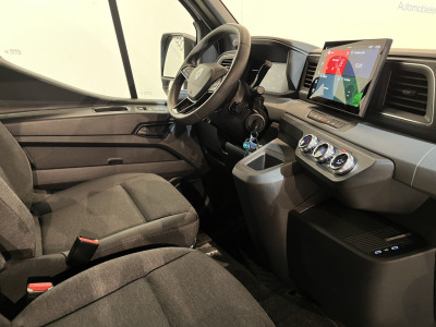 Renault Master E-Tech T35 L2H2 Advance long range 87 kWh / 100% elektrisch !! / SOH 99% / CCS Snelladen / Airco / Cruise Control / Camera / CarPlay / LED / 3-Zits / 3.300 KM !! foto 3