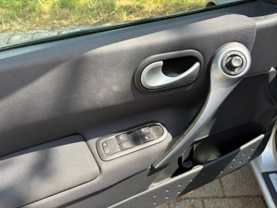 Renault Mégane 1.5 dCi Dynamique GRIJSKENTEKEN/Airco/distributieriem vervangen/trekhaak/APK september 12
