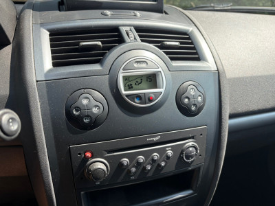 Renault Mégane 1.5 dCi Dynamique GRIJSKENTEKEN/Airco/distributieriem vervangen/trekhaak/APK september 15