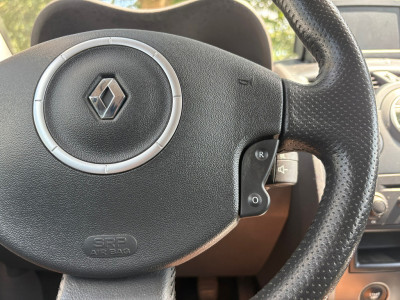 Renault Mégane 1.5 dCi Dynamique GRIJSKENTEKEN/Airco/distributieriem vervangen/trekhaak/APK september 20