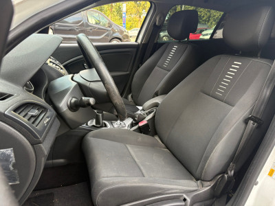 Renault Mégane 1.5 dCi *EXPORT*|MARGE|GRIJS KENTEKEN|NAP|trekhaak 1500KG|airco|cruise|navi|bluetooth|lichtmetalen velgen foto 12