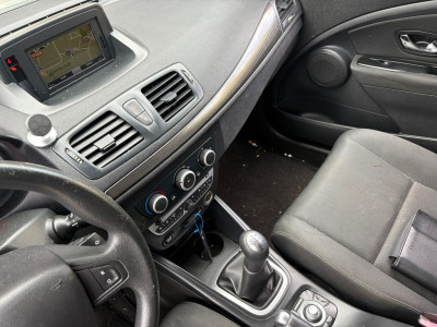 Renault Mégane 1.5 dCi *EXPORT*|MARGE|GRIJS KENTEKEN|NAP|trekhaak 1500KG|airco|cruise|navi|bluetooth|lichtmetalen velgen foto 13