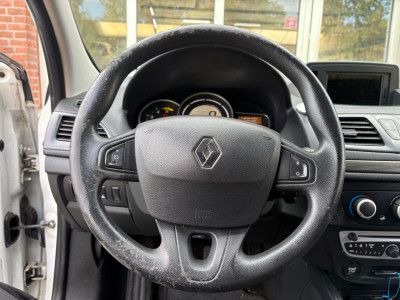Renault Mégane 1.5 dCi *EXPORT*|MARGE|GRIJS KENTEKEN|NAP|trekhaak 1500KG|airco|cruise|navi|bluetooth|lichtmetalen velgen foto 16