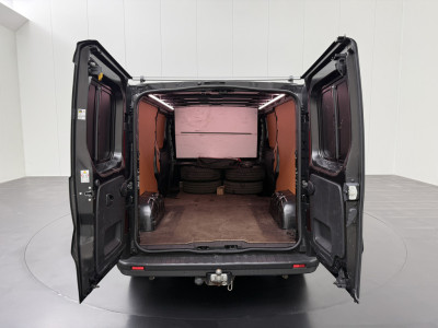 Renault Trafic 1.6DCi 120PK Lang Black Edition | Navigatie | Camera | Airco | Cruise | Trekhaak | Betimmering foto 4