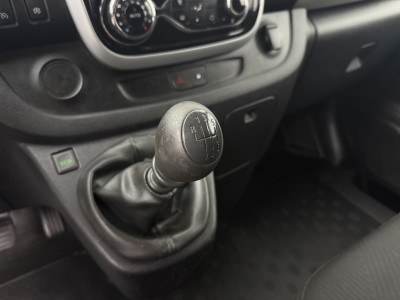 Renault Trafic 1.6DCi 145PK Lang 2xSchuifdeur | Multimedia | Camera | Imperiaal | Trekhaak | Airco | Cruise | 3-Zits foto 16