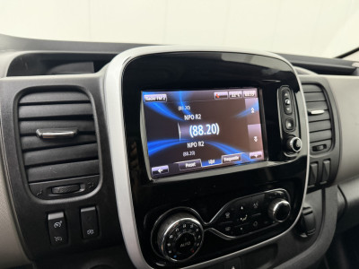Renault Trafic 1.6DCi 145PK Lang 2xSchuifdeur | Multimedia | Camera | Imperiaal | Trekhaak | Airco | Cruise | 3-Zits foto 18