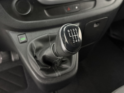 Renault Trafic 1.6DCi Imperiaal | Trekhaak | Euro 6 | Navigatie | Camera | Airco | Cruise | 3-Zits 16