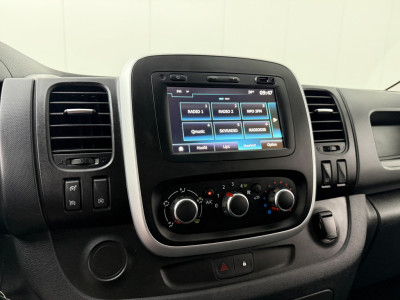 Renault Trafic 1.6DCi Imperiaal | Trekhaak | Euro 6 | Navigatie | Camera | Airco | Cruise | 3-Zits 17