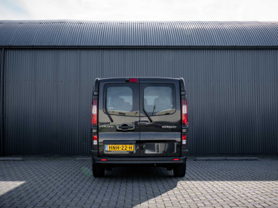 Renault Trafic **1.6 dCi 120 | 9-Zits | 1e Eigenaar | Marge Incl. BPM | Camera | Cruise | Navi | Airco** foto 8