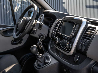 Renault Trafic 1.6 dCi 125PK L2H1 | DC 5-Zits | Camera | Cruise | Airco | Trekhaak foto 2