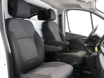 Renault Trafic 1.6 dCi EURO 6 - Airco - Cruise - PDC - Trekhaak - € 9.950,- Excl. 4