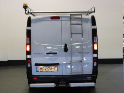 Renault Trafic 1.6 dCi EURO 6 - Airco - Cruise - PDC - Trekhaak - € 9.950,- Excl. 8