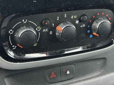 Renault Trafic 1.6 dCi T29 L1H1 140pk Trekhaak|Navi|Cruise Marge 12