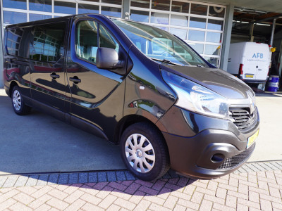 Renault Trafic 1.6 dCi T29 L2H1 125PK Dubbelcabine Work Edition nr. V174 | Airco | Cruise | Navi foto 2