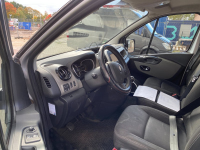 Renault Trafic 1.6 dCi T29 L2H1 / Airco / Navigatie / Cruise Control / Euro5 / PDC / Camera  / 85KW=116PK / APK 16-1-2027 / MARGE ! foto 6