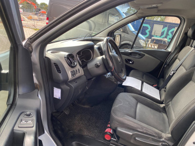 Renault Trafic 1.6 dCi T29 L2H1 / Airco / Navigatie / Cruise Control / Euro5 / PDC / Camera  / 85KW=116PK / APK 16-1-2027 / MARGE ! foto 7