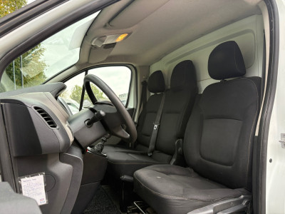 Renault Trafic 1.6 dCi T29 L2H1|EURO6|NAP|airco|cruise|trekhaak 2000KG|navi|parkeersensoren achter|bluetooth|drie zitplaatsen foto 12