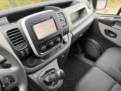 Renault Trafic 1.6 dCi T29 L2H1|EURO6|NAP|airco|cruise|trekhaak 2000KG|navi|parkeersensoren achter|bluetooth|drie zitplaatsen foto 14