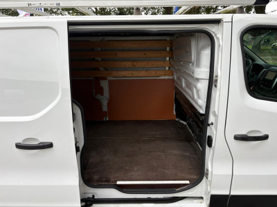 Renault Trafic 1.6 dCi T29 L2H1|EURO6|NAP|airco|cruise|trekhaak 2000KG|navi|parkeersensoren achter|bluetooth|drie zitplaatsen foto 9