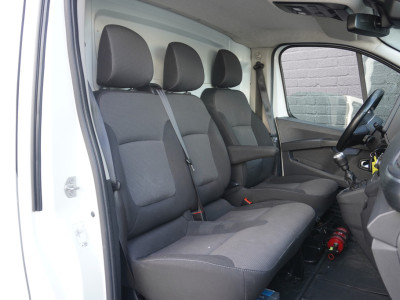 Renault Trafic 2.0 Blue dCi 130PK EURO 6 - Airco - Navi - Cruise - €14.950,- Excl. foto 4