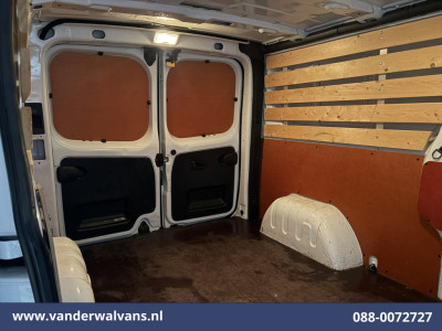 Renault Trafic 2.0 Blue dCi 130pk L2H1 Euro6 Airco | LED |  2500kg Trekhaak | Cruisecontrol Parkeersensoren, Bijrijdersbank foto 12
