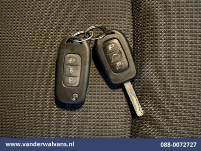 Renault Trafic 2.0 Blue dCi 130pk L2H1 Euro6 Airco | LED |  2500kg Trekhaak | Cruisecontrol Parkeersensoren, Bijrijdersbank foto 33