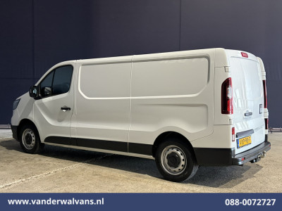 Renault Trafic 2.0 Blue dCi 130pk L2H1 Euro6 Airco | LED |  2500kg Trekhaak | Cruisecontrol Parkeersensoren, Bijrijdersbank foto 9