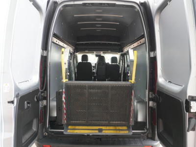 Renault Trafic 2.0 Blue dCi 170PK T30 L2H2 Rolstoelbus met schans nr. V186 | Airco | Cruise | Navi | trekhaak foto 12