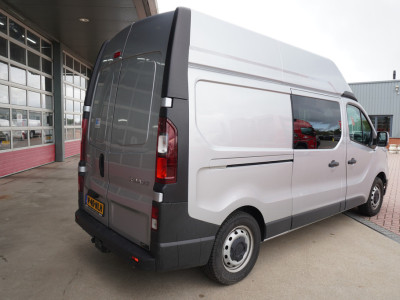 Renault Trafic 2.0 Blue dCi 170PK T30 L2H2 Rolstoelbus met schans nr. V186 | Airco | Cruise | Navi | trekhaak foto 5