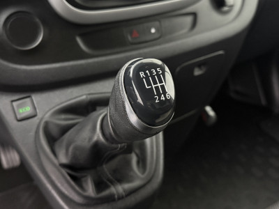 Renault Trafic 2.0DCi 120PK Lang Work Edition | Navigatie | Multimedia | Trekhaak | 3-Zits | Airco | Cruise foto 16