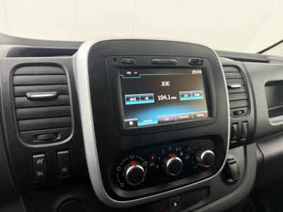 Renault Trafic 2.0DCi 120PK Lang Work Edition | Navigatie | Multimedia | Trekhaak | 3-Zits | Airco | Cruise foto 17