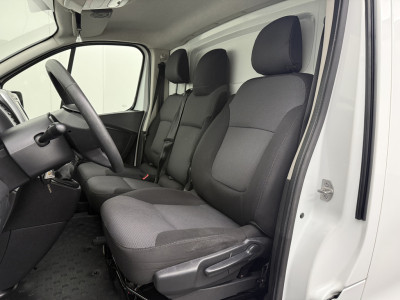 Renault Trafic 2.0DCi 120PK Lang Work Edition | Navigatie | Multimedia | Trekhaak | 3-Zits | Airco | Cruise foto 21