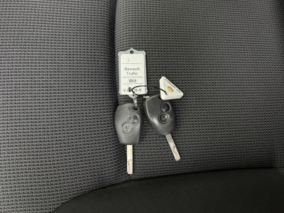 Renault Trafic 2.0DCi 120PK Lang Work Edition | Navigatie | Multimedia | Trekhaak | 3-Zits | Airco | Cruise foto 5
