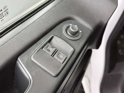 Renault Trafic 2.0DCi 120PK Lang Work Edition | Navigatie | Multimedia | Trekhaak | 3-Zits | Airco | Cruise foto 8