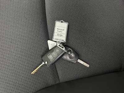 Renault Trafic 2.0DCi 145PK Automaat Lang Imperiaal | Trekhaak | Navigatie | Multimedia | Airco | 3-Zits | Betimmering foto 8