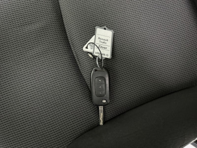 Renault Trafic 2.0DCi Lang Dubbele Cabine 6-Persoons | Multimedia | Airco | Cruise | Betimmering foto 8