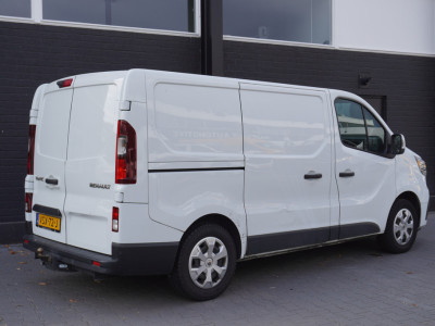 Renault Trafic 2.0 dCi 110PK EURO 6 - Airco - Navi - Cruise - €13.499,- Excl. foto 2