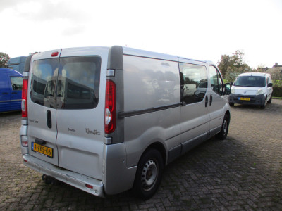 Renault Trafic 2.0 dCi 115 PK L2 Dubbele Cabine Navi Airco foto 2