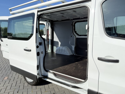 Renault Trafic 2.0 dCi 120 PK / L1H1 / 1e EIG. / 2x SCHUIFDEUR / IMPERIAAL / TREKHAAK / LED / CRUISE / 3-ZITS foto 10