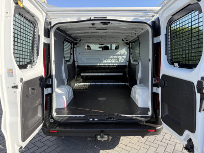 Renault Trafic 2.0 dCi 120 PK / L1H1 / 1e EIG. / 2x SCHUIFDEUR / IMPERIAAL / TREKHAAK / LED / CRUISE / 3-ZITS foto 9