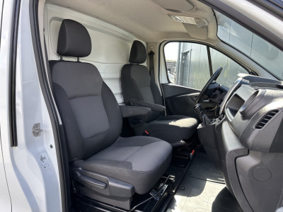 Renault Trafic 2.0 dCi 120 PK / L1H1 / 1e EIG. / **INRICHTING** / TREKHAAK / AIRCO / CRUISE / LED KOPLAMPEN foto 6