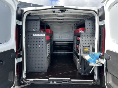 Renault Trafic 2.0 dCi 120 PK / L1H1 / 1e EIG. / **INRICHTING** / TREKHAAK / AIRCO / CRUISE / LED KOPLAMPEN foto 8