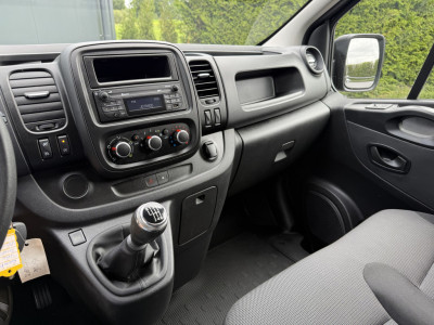 Renault Trafic 2.0 dCi 120 PK / L2H1 / 1e EIG. / AIRCO / CRUISE / PDC / 3-ZITS / LED 12