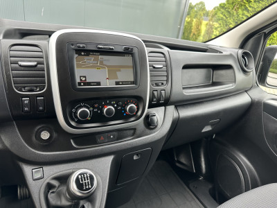 Renault Trafic 2.0 dCi 120 PK / L2H1 / 1e EIG. / IMPERIAAL / 2x SCHUIFDEUR / TREKHAAK / LED KOPLAMPEN / AIRCO /  CRUISE foto 11