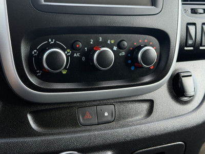 Renault Trafic 2.0 dCi 120 PK / L2H1 / 1e EIG. / TREKHAAK / IMPERIAAL / 3-ZITS / AIRCO / CRUISE / NAVI / LED foto 16