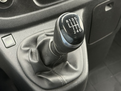 Renault Trafic 2.0 dCi 120 PK / L2H1 / 2x SCHUIFDEUR / INRICHTING / TREKHAAK / 1e EIG. / LED / CRUISE / AIRCO / NAVI foto 20