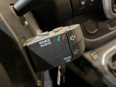 Renault Trafic 2.0 dCi 120 PK L2H1 / Euro 6 / Airco / Cruise Control / PDC / CarPlay / Navigatie / Trekhaak / Imperiaal / 3-Zits foto 10