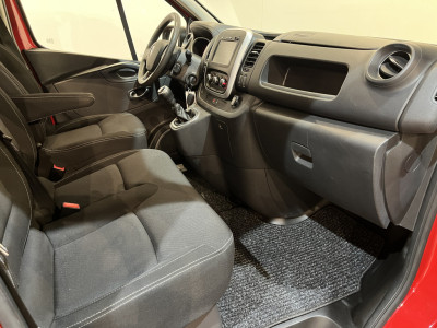 Renault Trafic 2.0 dCi 120 PK L2H1 / Euro 6 / Airco / Cruise Control / PDC / CarPlay / Navigatie / Trekhaak / Imperiaal / 3-Zits foto 21